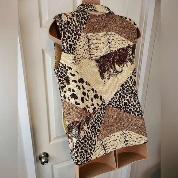 ABC Collection Animal Print Vest - Picture 6 of 8